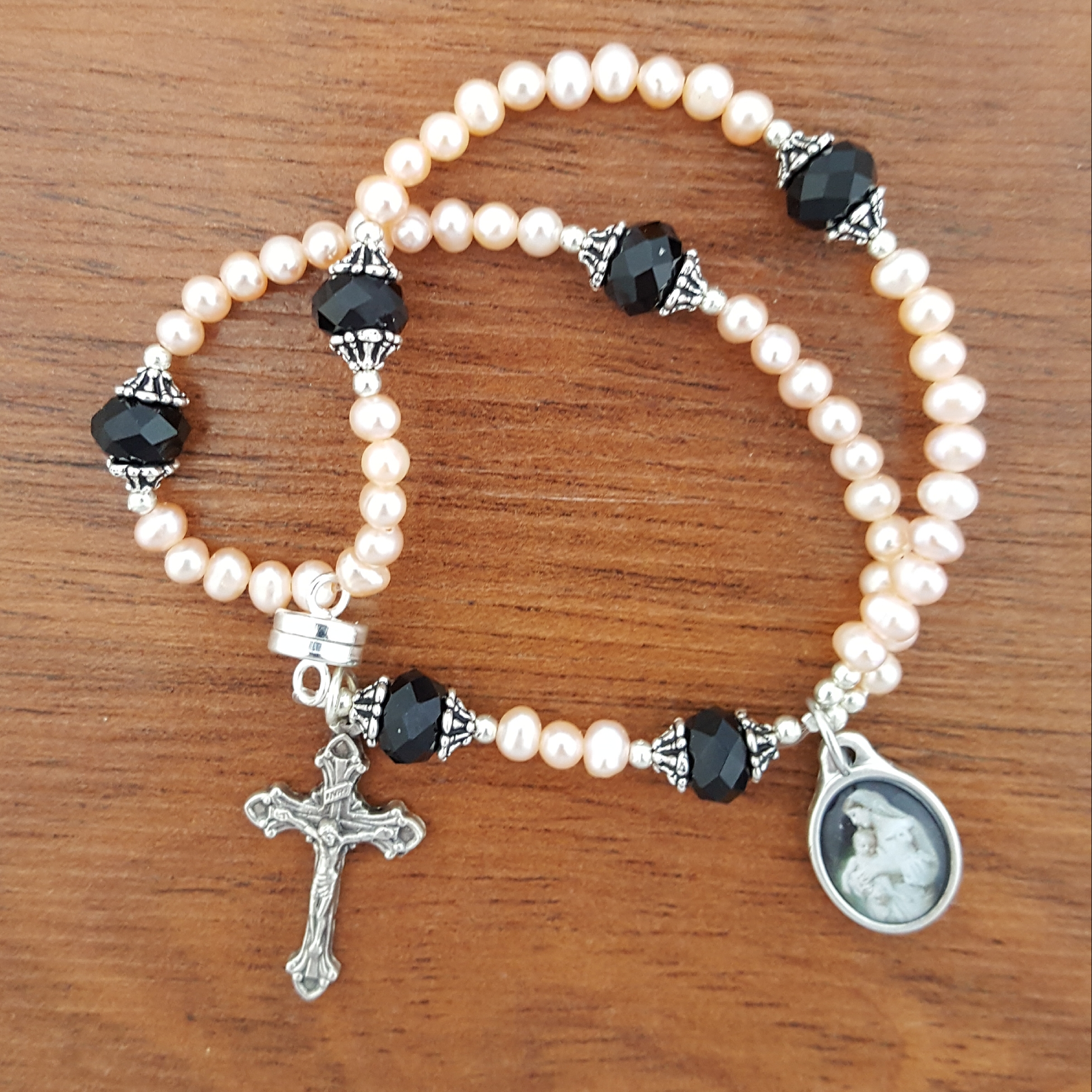 Pink Pearl L'Innocence Wrist Rosary